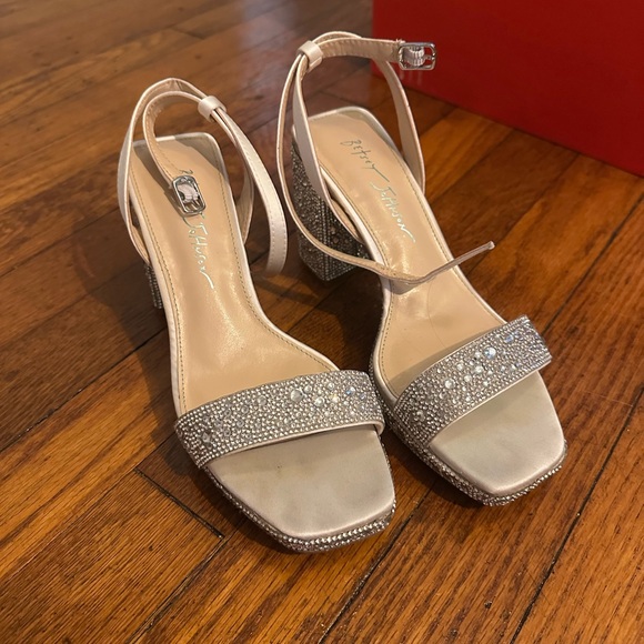 BETSEY JOHNSON
Crystal Embellished Block Heel Platform Sandals - Picture 3 of 4